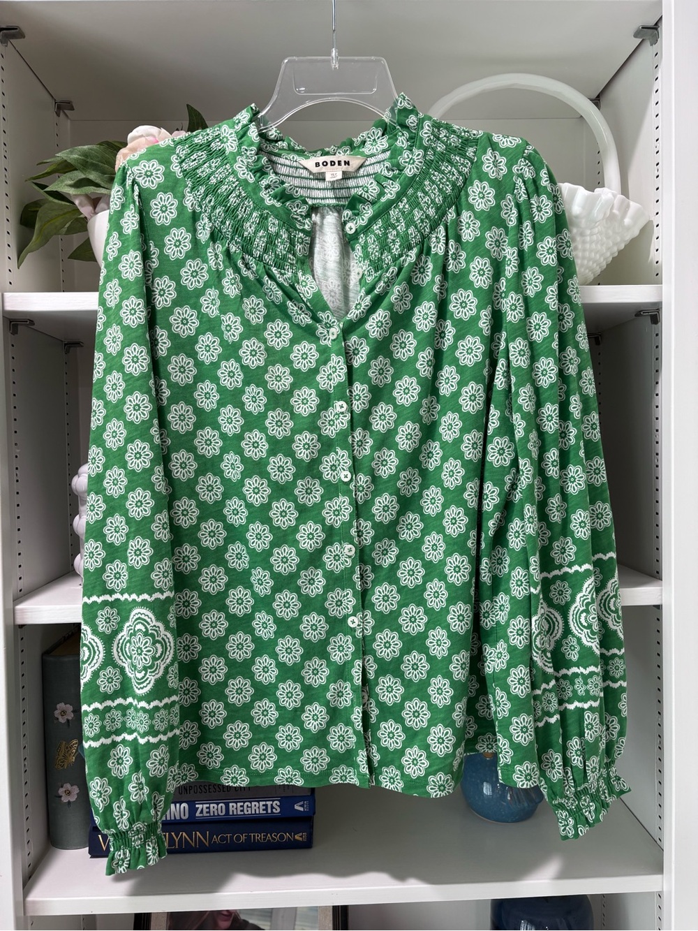 Boden Fay Smocked Shirt 8 Green - Picture 5 of 10